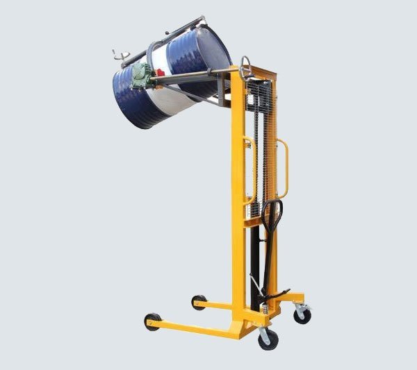 Hydraulic drum lifter cum tilter raising and rotating a drum